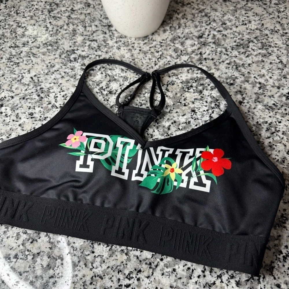 Victoria's Secret Pink Active NWOT Sports Bra Size Small